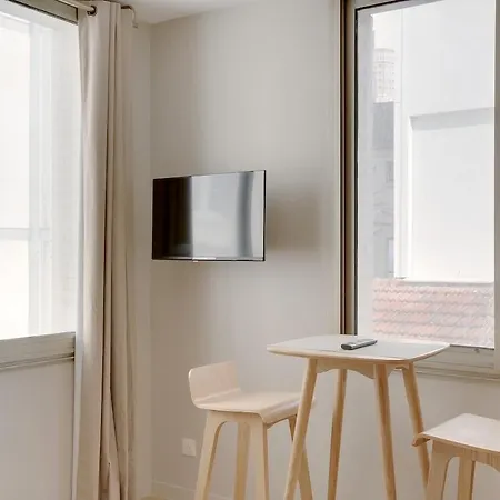 아파트 Modern, Cozy With Ac In Area *