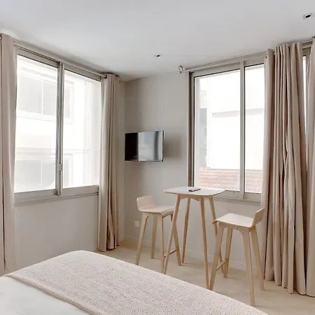 Modern, Cozy With Ac In Area